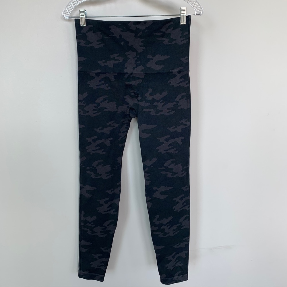 Spanx‎ Camo Leggings Size XL